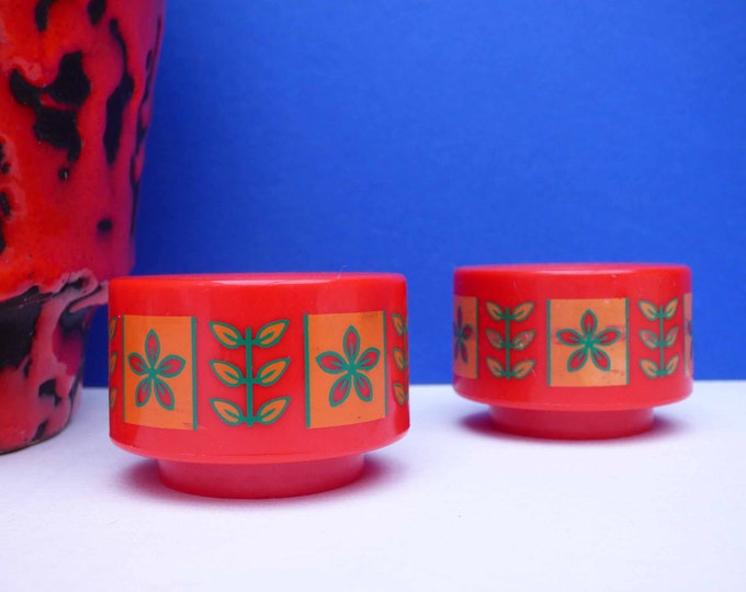 1970's vintage plastic scandinavian egg cups - colourful vinatge - flower power -