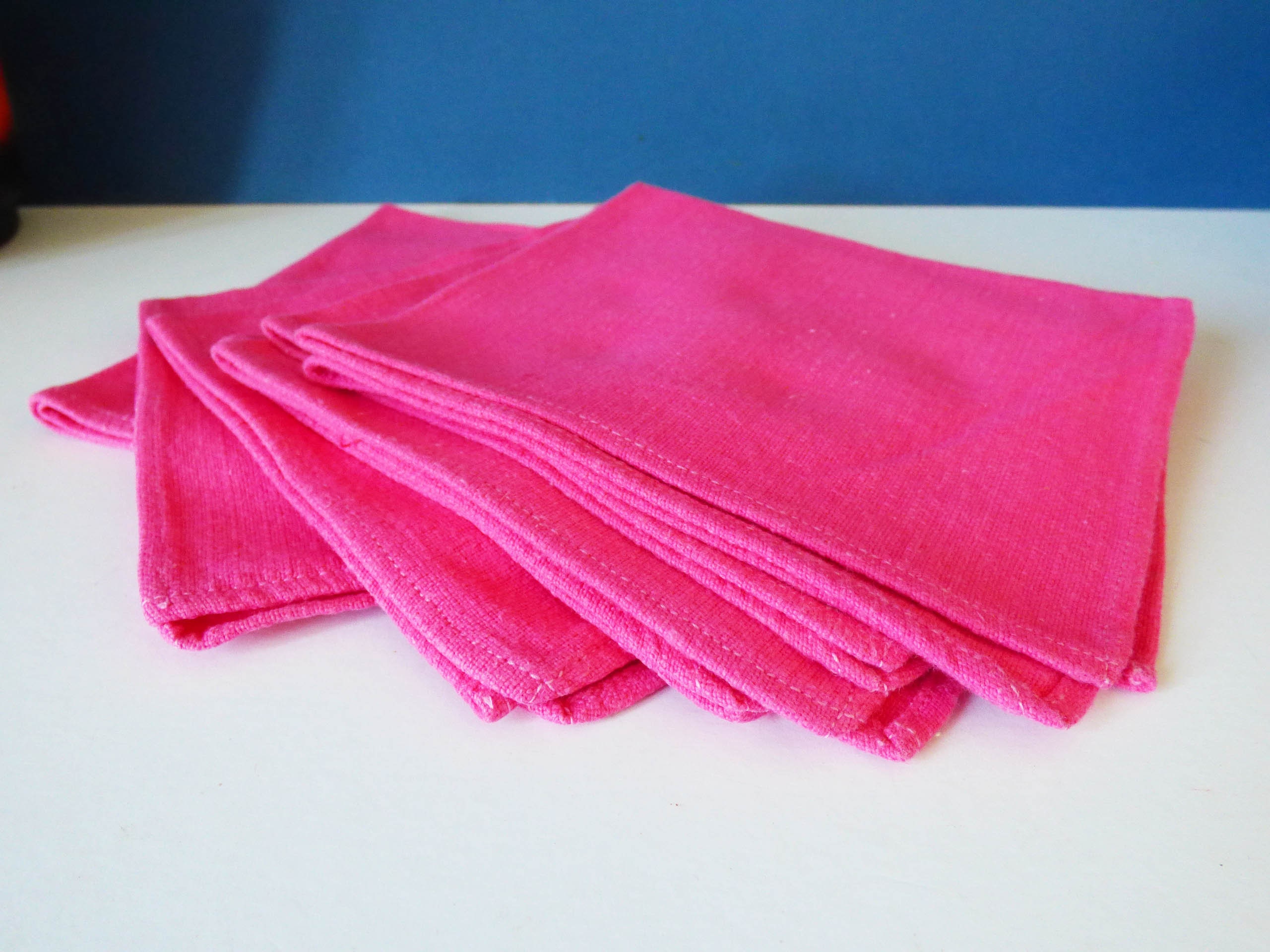 Napkins 6 Vintage bright pink linen