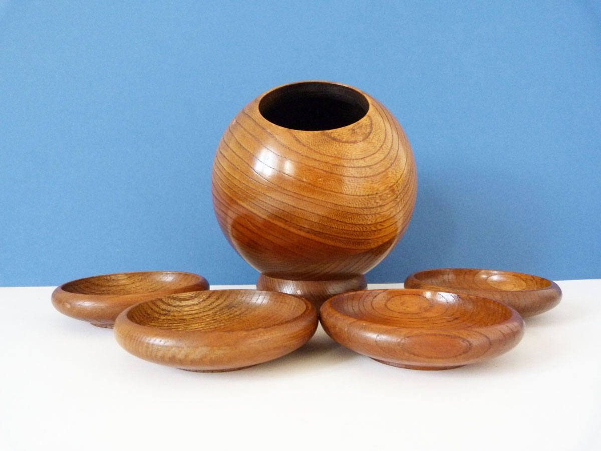 Vintage 1970's party nibbles / peanut globe and dishes