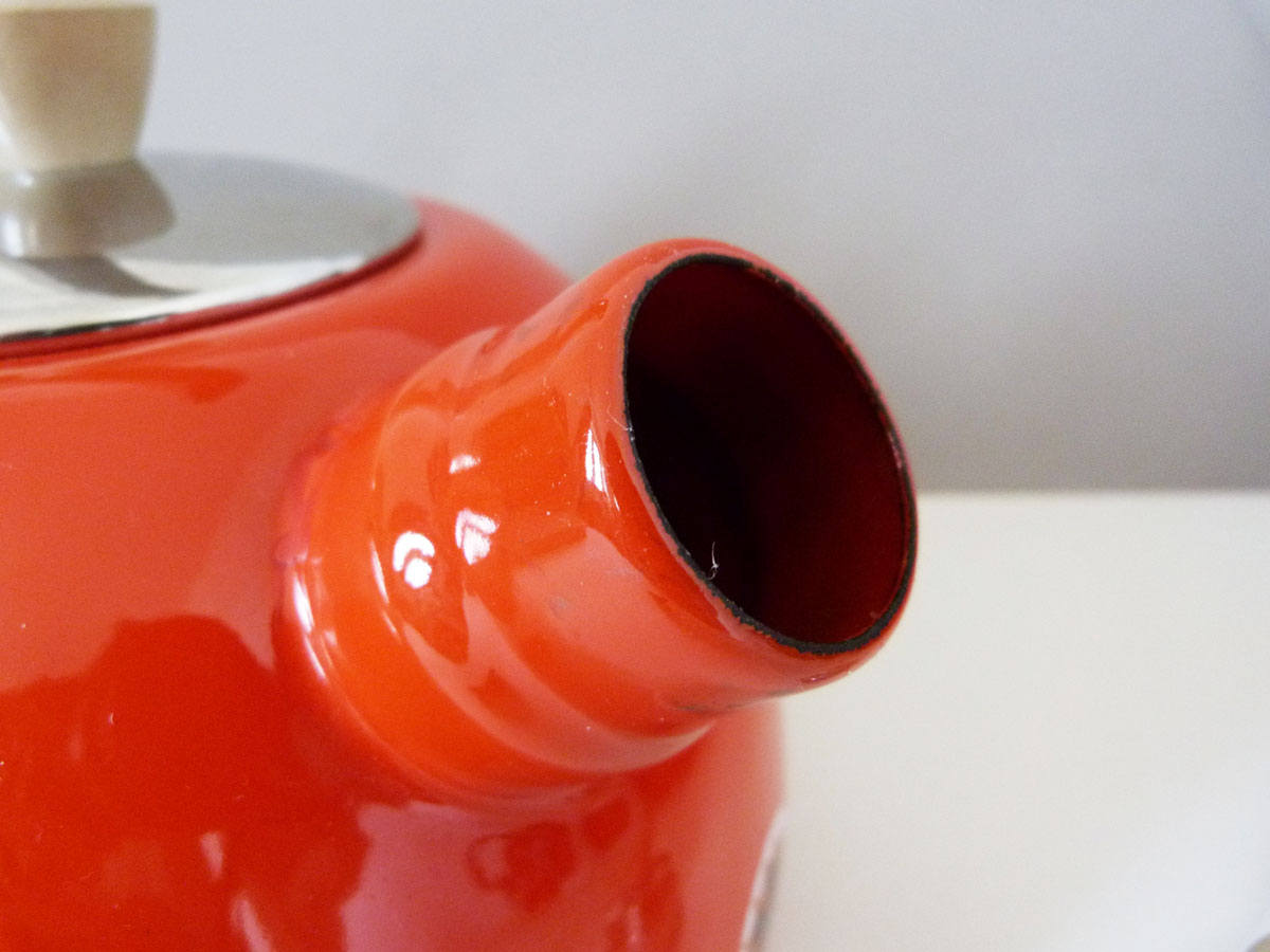 Whistling kettle Vintage from West Germany