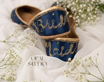 Zapatos planos Khussa granate grabados: Jutti de dama de honor nupcial paquistaní