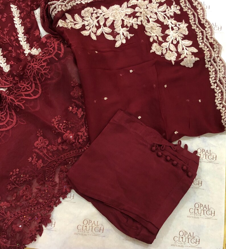 Traje de novia pakistaní de gasa roja: vestido de red bordada imagen 8