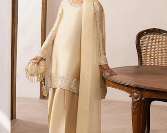 Farshi Shalwar Kameez de seda marfil, organza Dupatta, traje cosido de 3 piezas