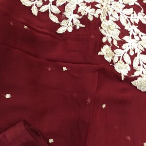 Traje de novia pakistaní de gasa roja: vestido de red bordada imagen 9