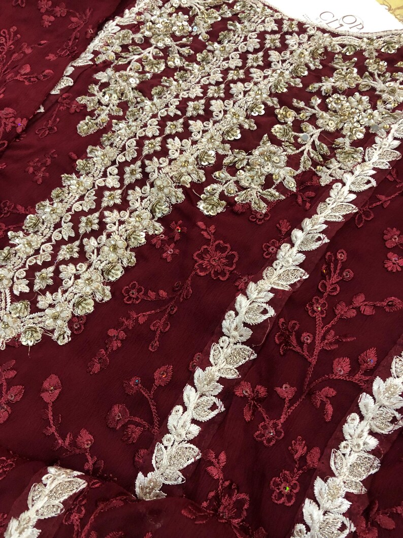 Traje de novia pakistaní de gasa roja: vestido de red bordada imagen 14