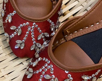Zapatos planos Jutti de seda color rojo rubí hechos a mano: zapatos de novia para boda