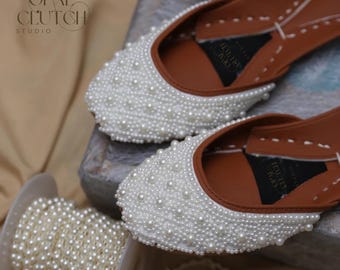 Handmade Pearl Bridal Jutti – White Wedding Flats, Ethnic Mojari
