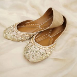 Handmade Floral Velvet Khussa Jutti – Gold & Pink, Indian Flats image 5