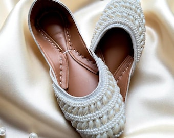 White Pearl Bridal Jutti Flats: Handmade Leather Indian Wedding Shoes/pearl bridal jutti/wedding flats pearls,pearls shoes,bridal pearls jut