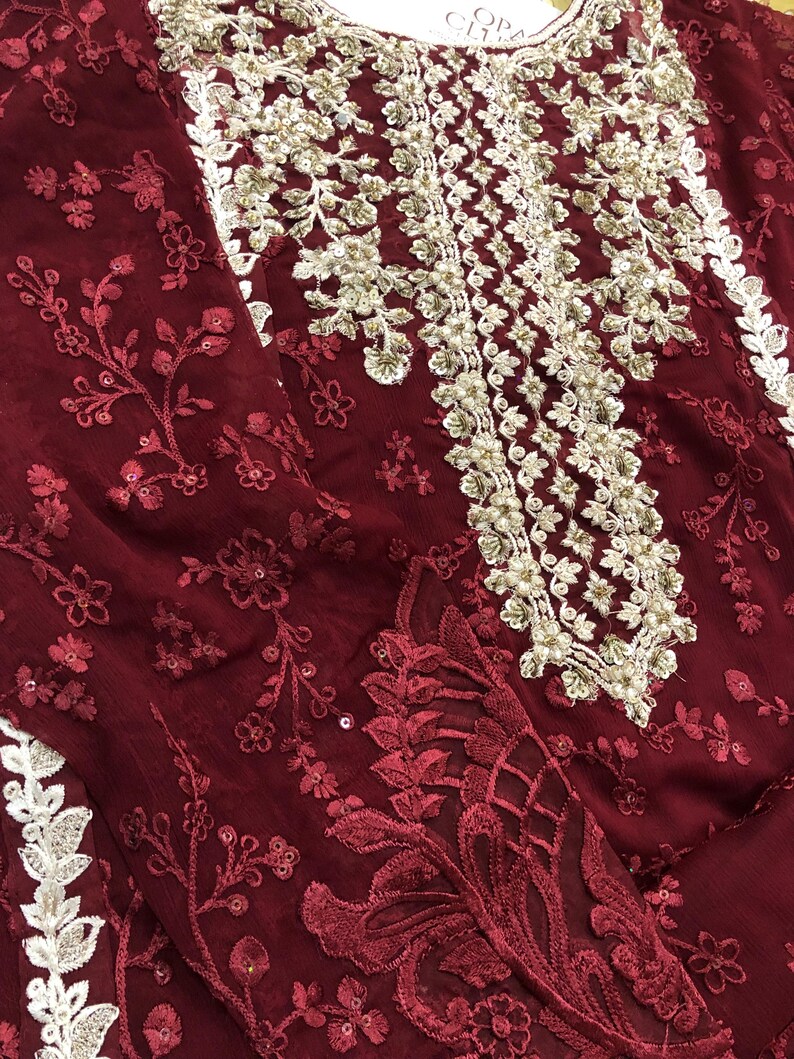 Traje de novia pakistaní de gasa roja: vestido de red bordada imagen 17