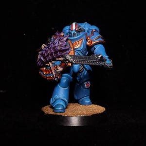 40k - Primaris space marine with shield and chainsword (conversion) full painted