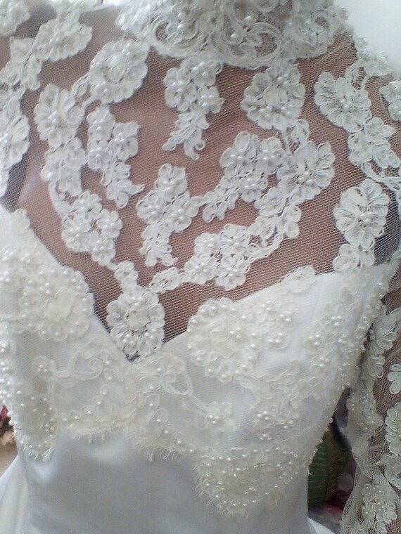 white satin princess line bridal gown size 7 - image 5