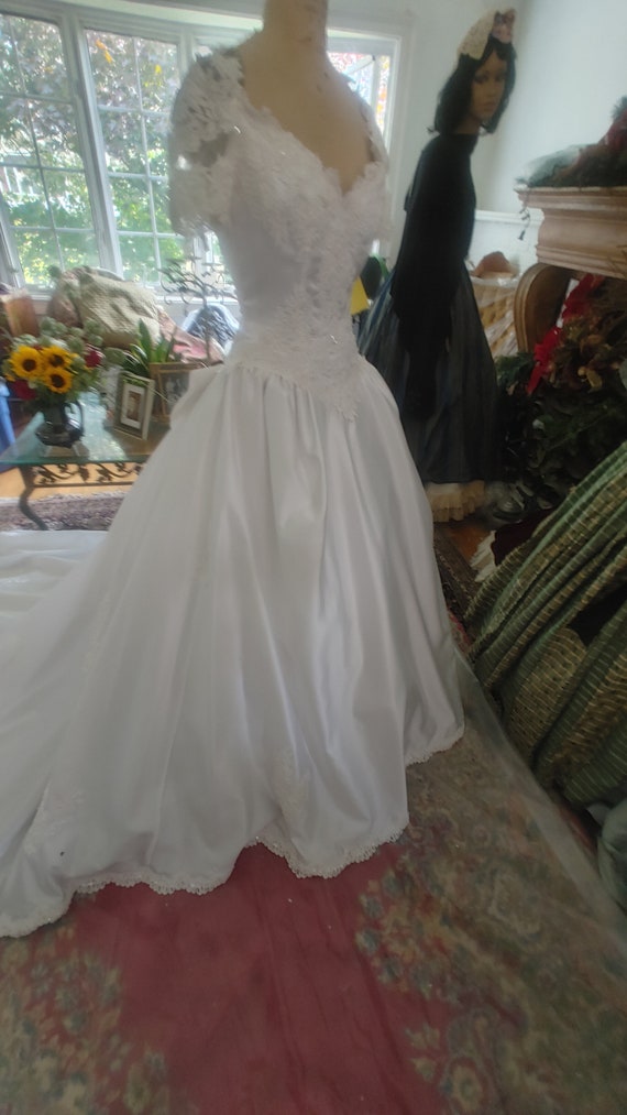 white satin and venetian lace bridalgown size 7 - image 2