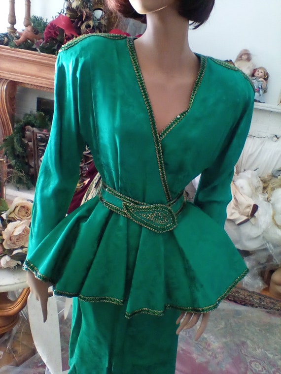 1940 styling stunning green silk 2 piece outfit si