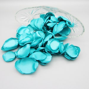 50 Teal Satin Rose Petals, Wedding Decor, Party Decoration, Flower Girl Petals, Reusable Flower Petals
