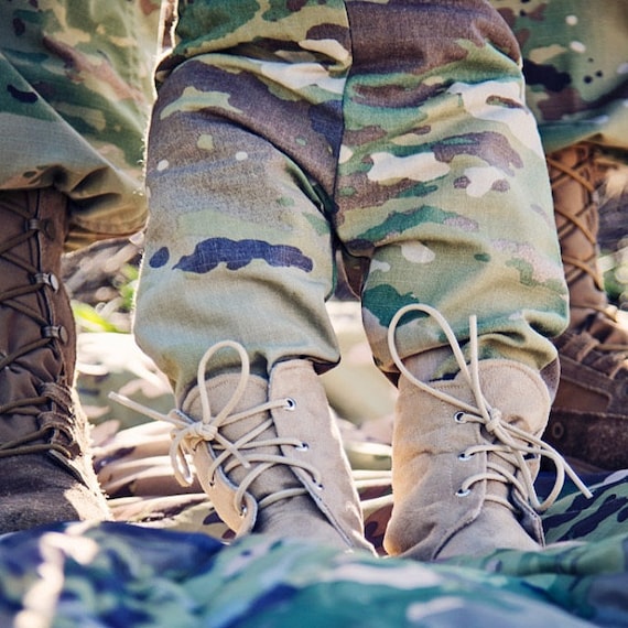Baby combat boots size best sale 3