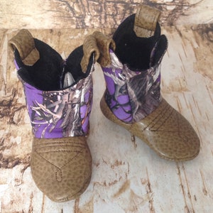 Stivali da cowboy per bambini mimetici viola / Stivali da cowgirl / Stivali in similpelle / Taglia neonato fino a 24 mesi