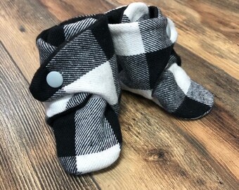 Buffalo Plaid Baby Booties | Newborn size up to 18 Months