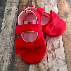 Chaussures rouges à nœuds pour bébé fille | Taille nouveau-né jusqu'à 24 mois