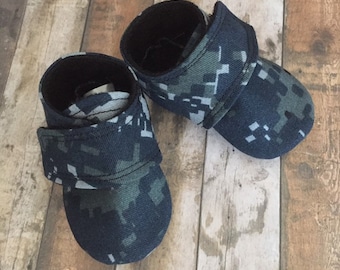 Chaussures bébé bleu marine à lanières | Chaussures bébé bleu marine militaire | Taille nouveau-né jusqu'à 24 mois
