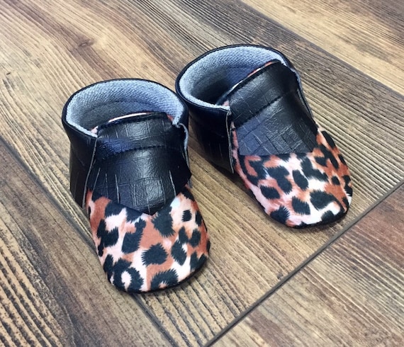 Faux leather shop baby shoes