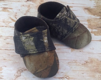 Camo Baby Shoes with Straps | Newborn size up to 4T