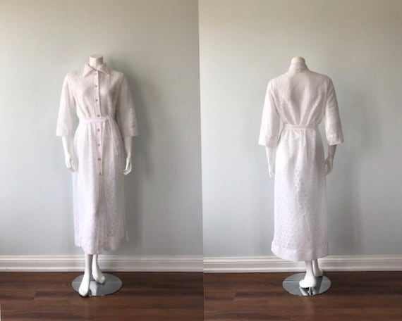 Vintage White Lace Robe, Vintage White Lace Dressi