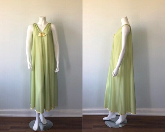 Vintage Nightgown, Linda Underlovelies, 1960s Nigh
