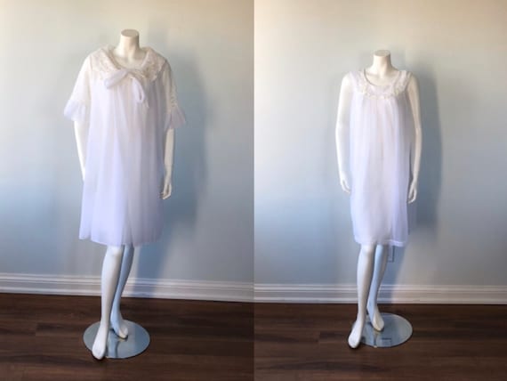 Vintage White Chiffon Peignoir Set, 1960s Peignoir