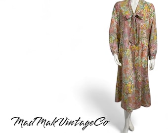 Vintage Lounge Wear Robe 1970s Bard's of Canada