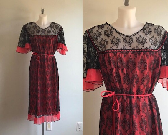 Vintage Black Lace Nightgown, Black Lace Red Linin