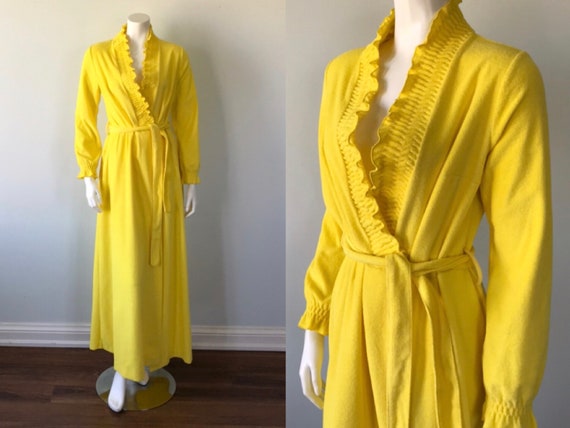 Vintage Yellow Terry Cloth Robe, 1970s Robe, Blanc