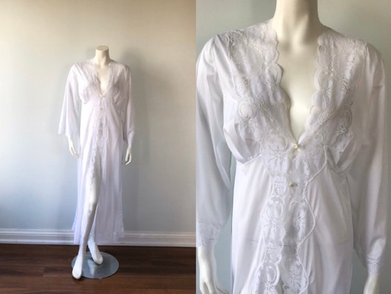 Vintage White Dressing Gown, Vintage White Robe, G