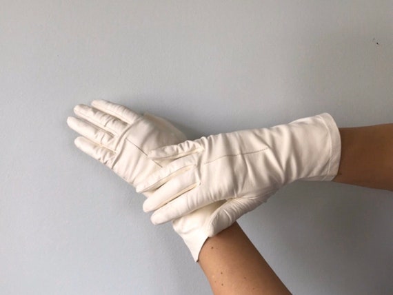 Vintage White Leather Gloves, 1950s White Leather