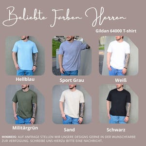 May include: A Gildan 64000 t-shirt color chart featuring six short-sleeved shirts in light blue, sport gray, white, military green, sand, and black. The text reads Beliebte Farben Herren, Gildan 64000 T-shirt, Hellblau, Sport Grau, Wei&szlig;, Milit&auml;rgr&uuml;n, Sand, Schwarz.