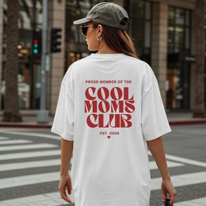 Cool Moms Club Shirt als Geschenkidee zum Muttertag, Mama T-shirt als Geschenk für werdende Mama, personalisiertes mama geschenk für Mütter