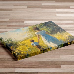 Peut inclure: Une peinture repr&eacute;sentant une femme et un enfant marchant dans un champ de fleurs jaunes. La femme porte une robe bleue et l'enfant porte une chemise bleue et un jean. La peinture est r&eacute;alis&eacute;e dans un style r&eacute;aliste avec une palette de couleurs douces et tamis&eacute;es.
