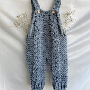 Vêtements pour bébés faits main, barboteuse tricotée pour bébé, salopette en tricot pour bébé, cadeau baby shower, cadeau fête des enfants, barboteuse bébé, vêtements bébé, tricot bébé