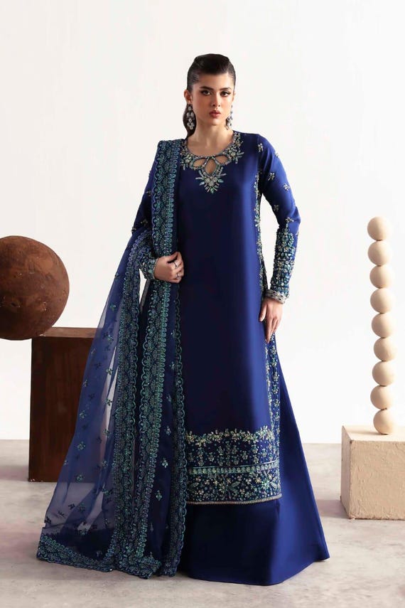 Handmade Embroidered Pakistani Wedding Dress: Designer Formal Wear