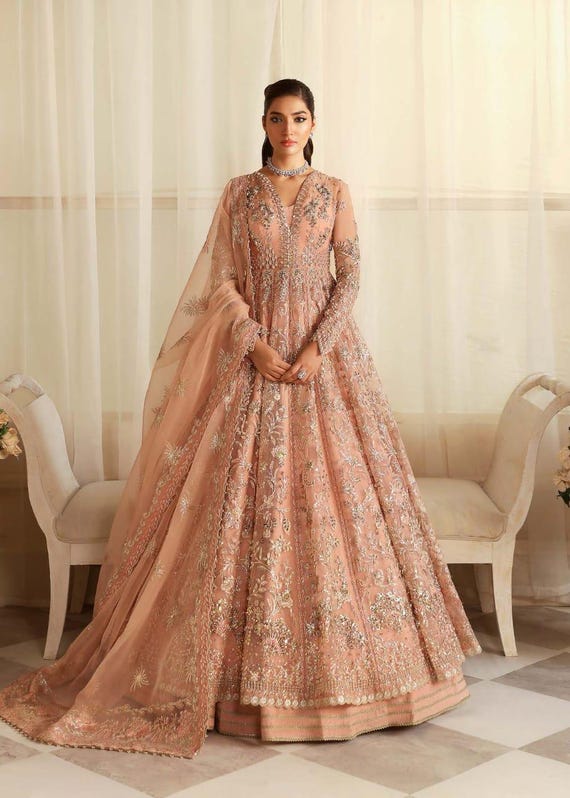 Handmade Embroidered Pakistani Wedding Dress: Designer Formal Wear Handmade Embroidered Pakistani Wedding Dress: Designer Formal Wear