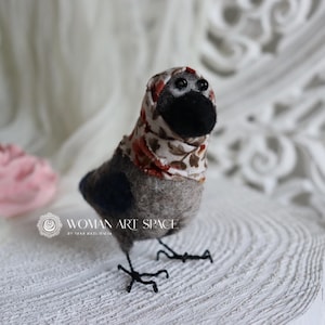 Funny Crow | Needle felted figurine | Felted bird | Handmade Needle Felted Crow | Cute handmade figurine | Felted gift | Gift for a friend