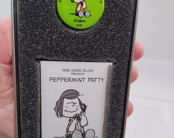 ペパーミントパティDarkHorseダークホース PEANUTSピーナッツ Dark Horse Deluxe Presents Peanuts Peppermint Patty in Tin