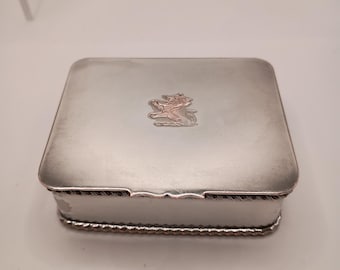 Caja de baratijas vintage plateada con diseño de cuerda torcida