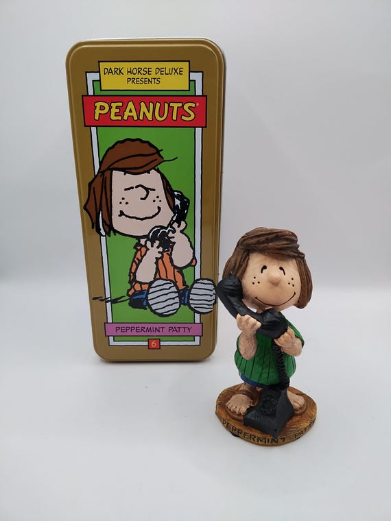 Dark Horse Deluxe Presents Peanuts Peppermint Patty in Tin