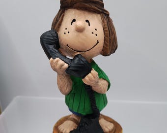 Dark Horse Deluxe Presents Peanuts Peppermint Patty in Tin