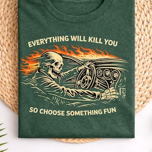 以下が含まれることがあります： 白い文字で「Welcome to our home」と書かれた素朴な木製の看板。 荒れた仕上がりとシンプルで魅力的なデザインで、玄関の装飾に最適です。