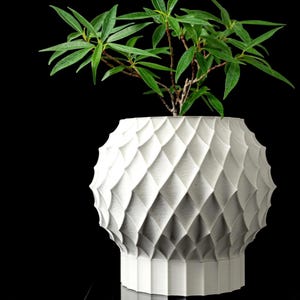 3d printed geometric plant pot: modern diamond texture with drainage
