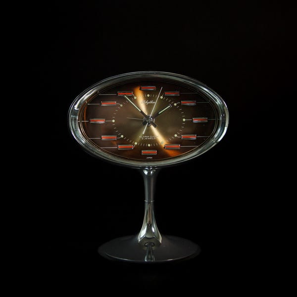 Mid-Century Modern Space Age Sockel Uhr, Hergestellt in Japan 1970er von rhythm