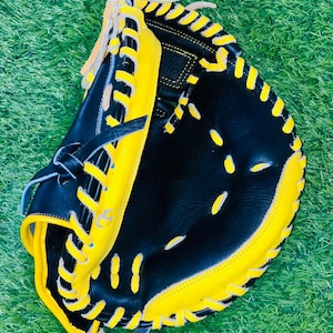 Custom Leather Catcher&#39;s Mitt: Personalized Baseball Softball Glove
