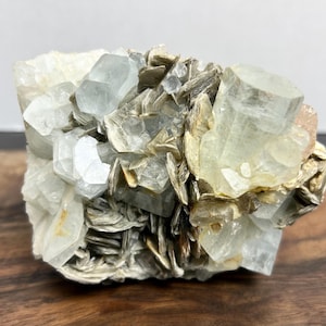 Natural Terminated Aquamarine cluster, with Muscovite and a Pink Fluorite inclusion. Free shipping included